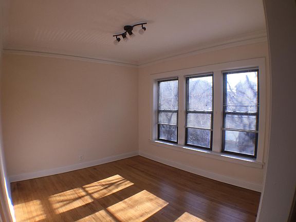 4th image of 4201 N Winchester Ave APT 3
