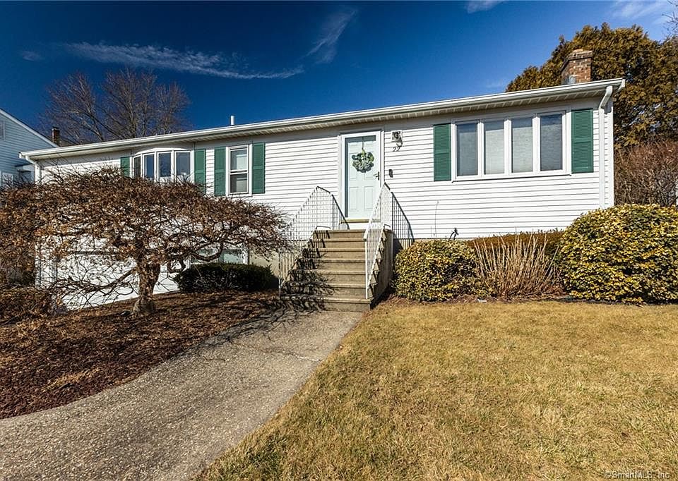 2nd image of 22 Sunny Brook Dr
