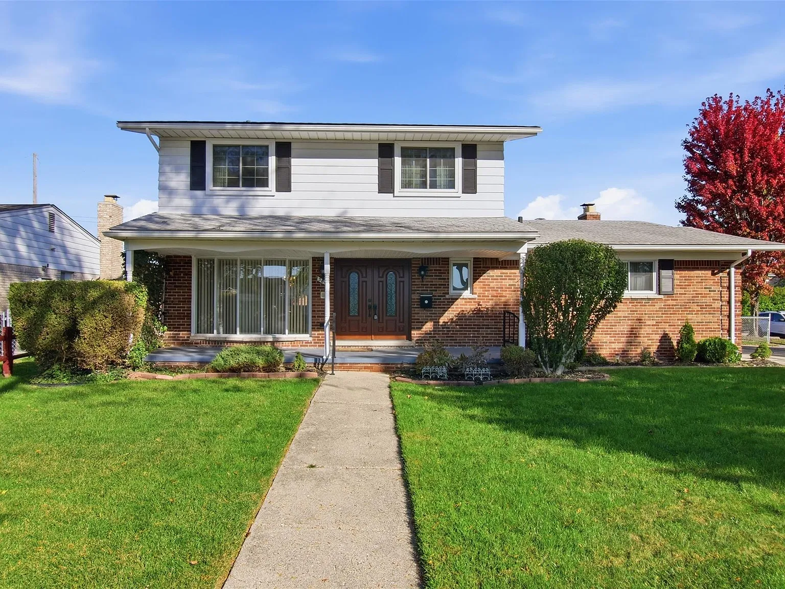 3 bed, 2.5 bath, 2016 sqft, $2,800 — Photo 1