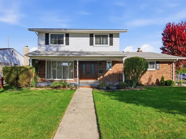3655 Byrd Dr, Sterling Heights, MI 48310