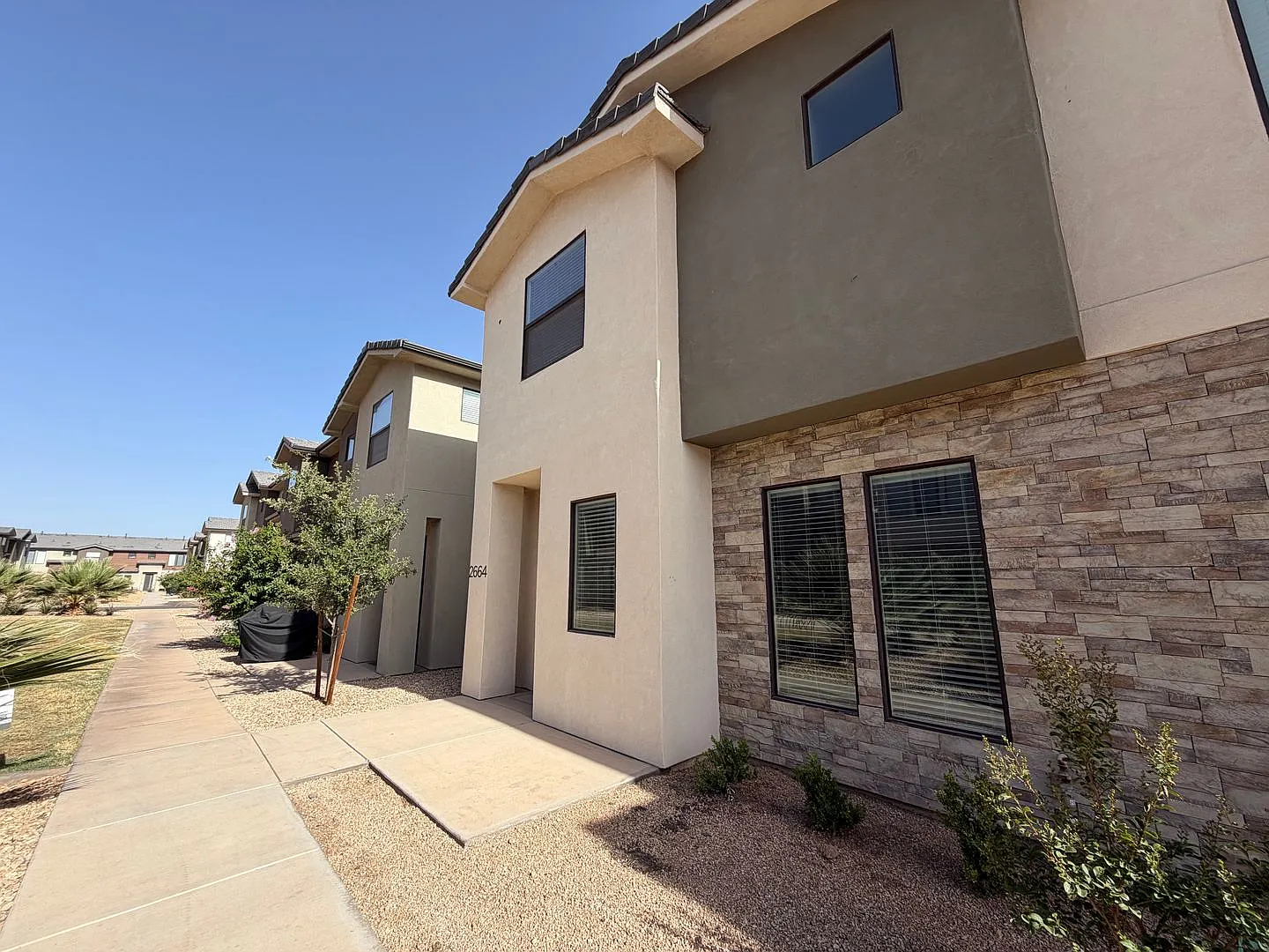 Darling Townhome For Rent! — Photo 4