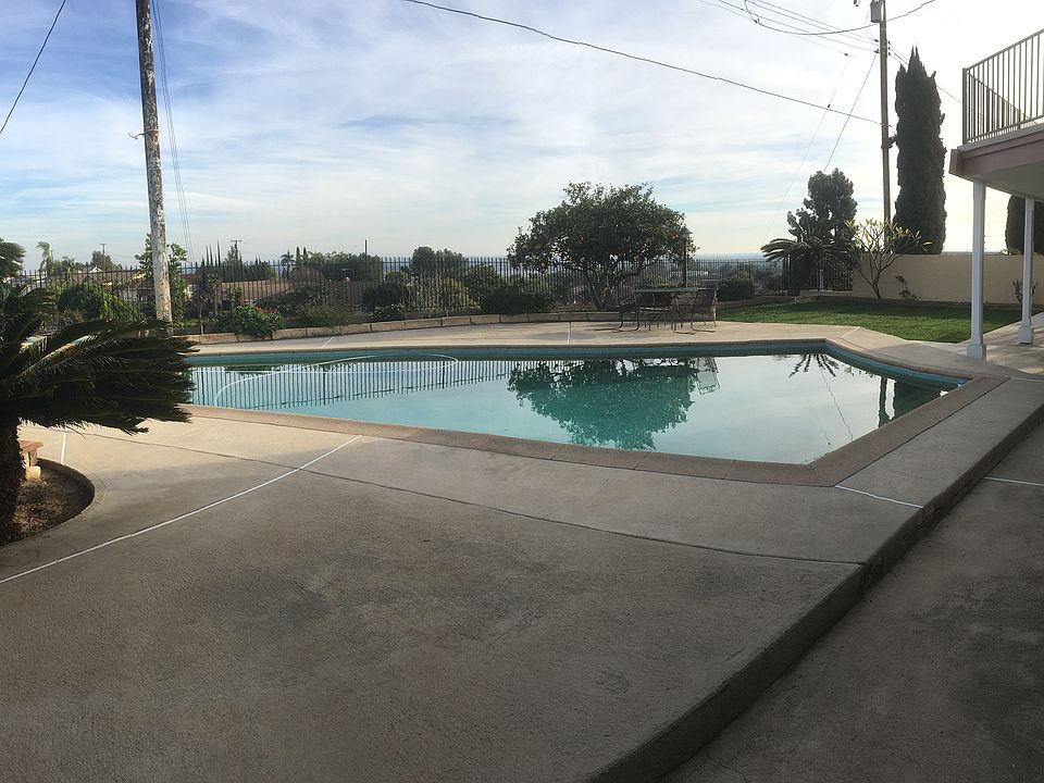 2nd image of 2432 El Rancho Vis