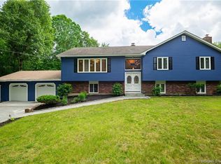 34 Lloyd St, Hamden, CT 06518