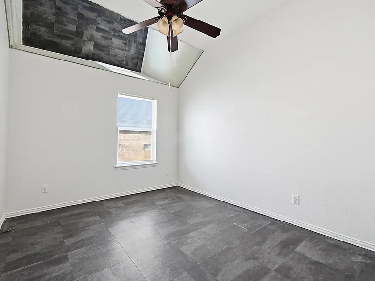 1665 Amberwood Loop — Photo 26