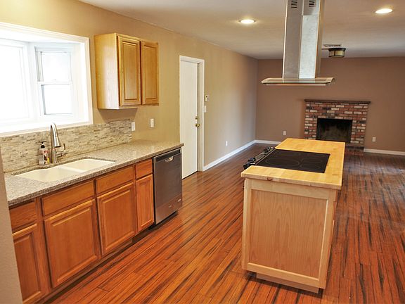 3rd image of 4700 Zinfandel Ave