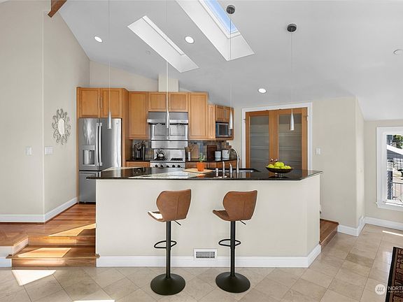 5th image of 3714 Beach Dr SW APT 3