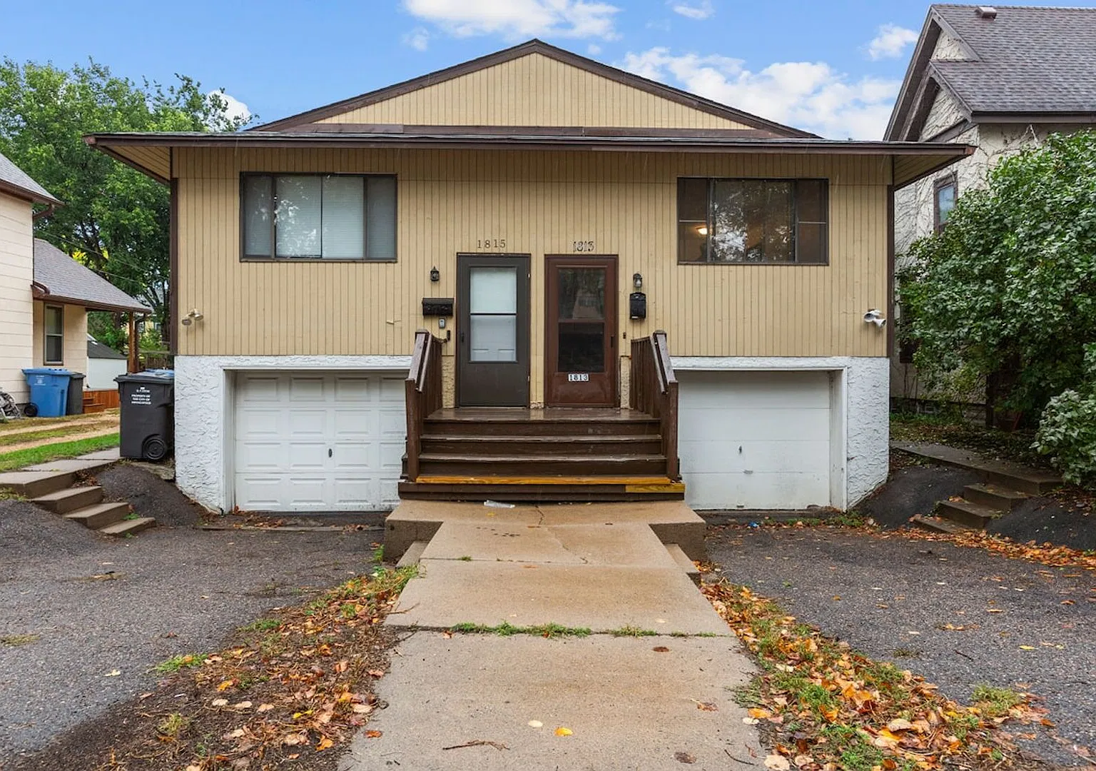 Spacious 3-Bedroom Duplex in Northeast Minneapolis Garage & In-Unit Laundry — Photo 1