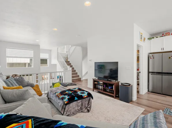 15129 S Halter Way, Bluffdale, UT 84065