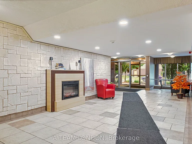 155 Kent St #407 — Photo 2