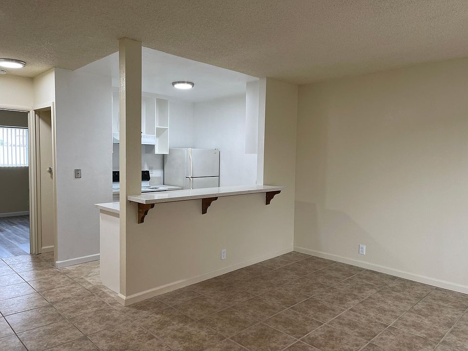 1st image of 3845 47th St APT 5