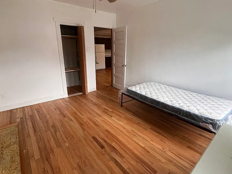 5859 Hobart St #2 — Photo 16