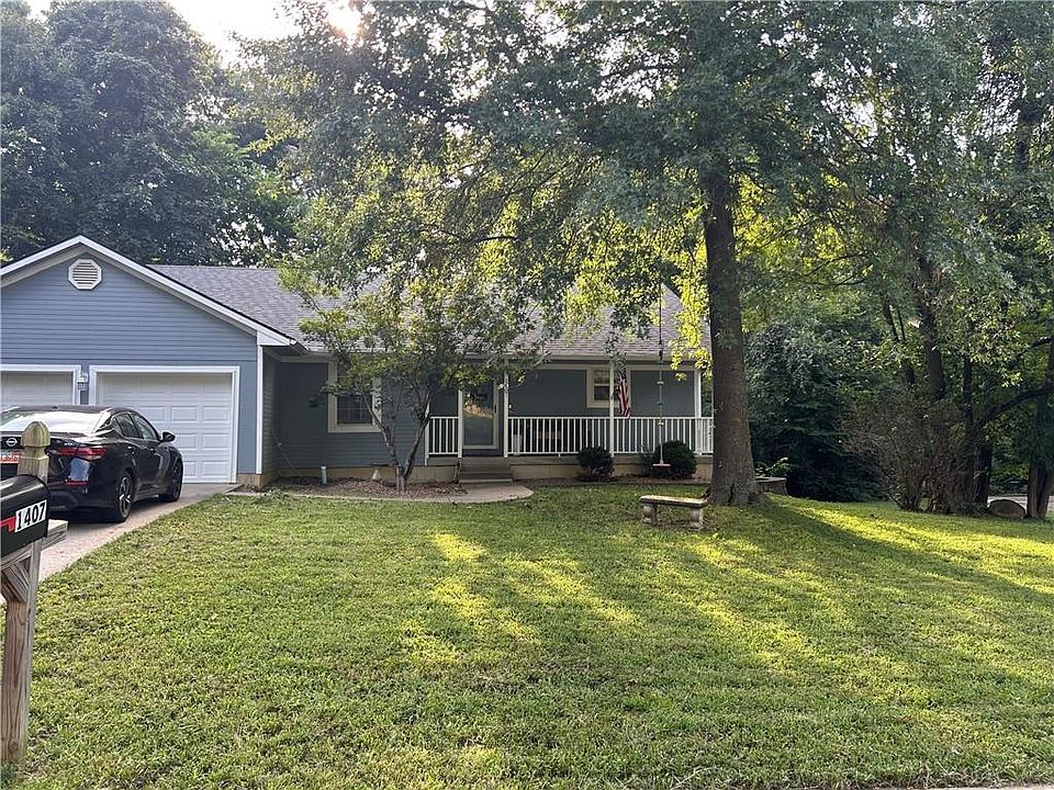 1st image of 1407 Woodlawn Dr
