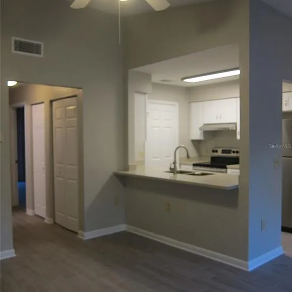 7019 SW 21st Ln — Photo 2