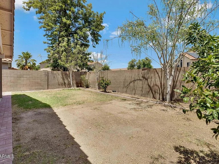 19211 N 78th Ave — Photo 24