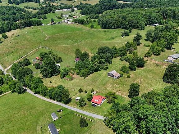 5th image of 901 Ball Field Rd