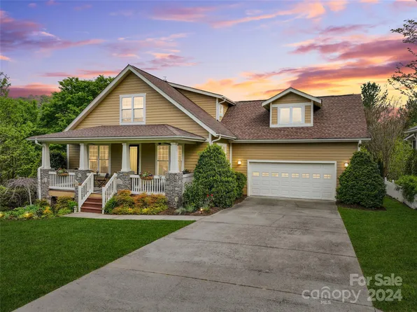 21 Craftsman Cir, Asheville, NC 28805