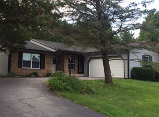 4054 Shorewood Dr, Rockford, IL 61101