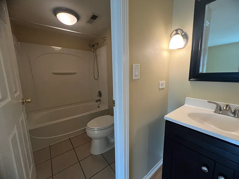1102 Hinswood Dr — Photo 10