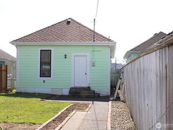 4th image of 616 W 1st Street