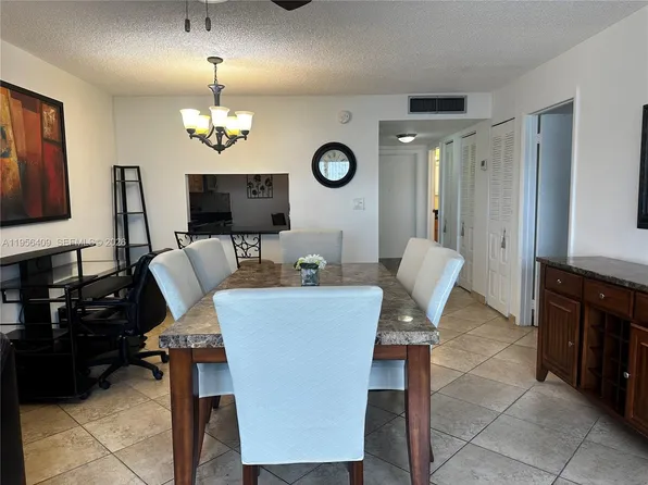 410 SE 2nd St APT 308, Hallandale, FL 33009