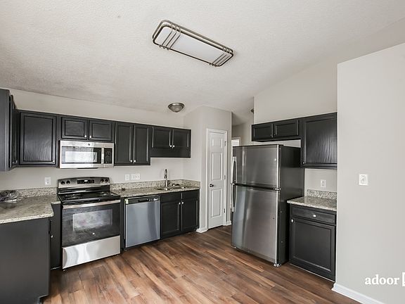 4th image of 6025 Mentone Ln