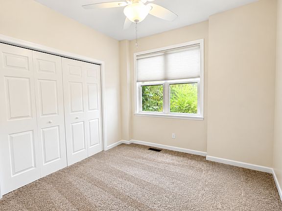 4th image of 106 Woodcreek Cir