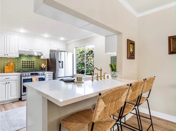 237 23rd St, Costa Mesa, CA 92627