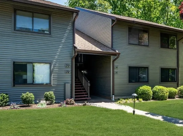 32 Dickinson Ct, Middletown Twp., NJ 07701