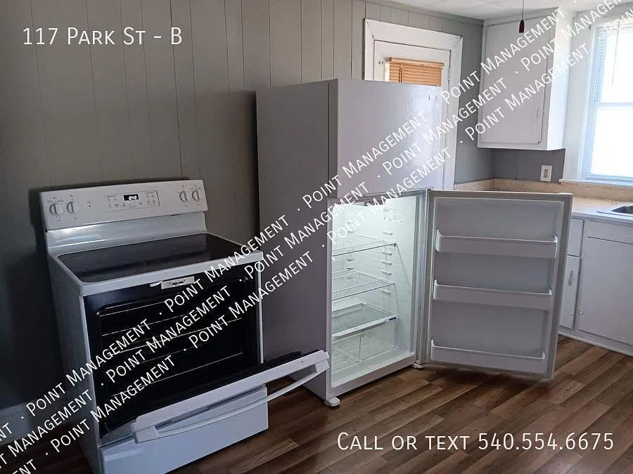 2 Bed 1 Bath Apartment Available! — Photo 4