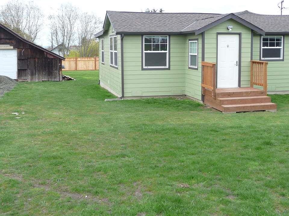 1st image of 2361 E 6th Ave