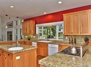 880 Prestwick Ct, Windsor, CA 95492