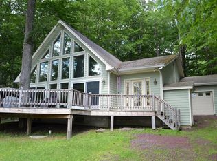 140 Lc Larson Dr, Pocono Lake, PA
