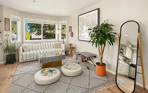2116 California Ave SW #201 Photo 1