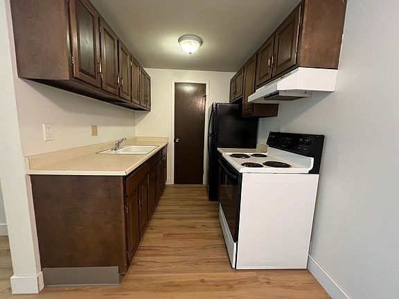 2nd image of 634 Mathews St APT B2