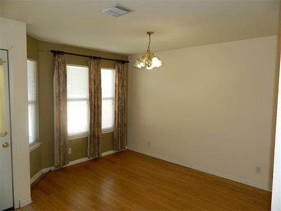 5th image of 13902 Greinert Dr