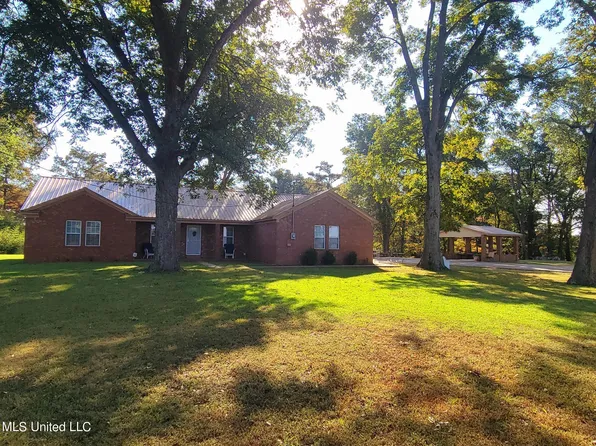 5675 Dubbs Rd, Dundee, MS 38626