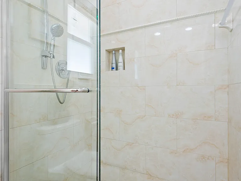 1090 Fairview Ln — Photo 33