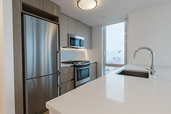 Rented by Stonehenge NYC LLC | media 2