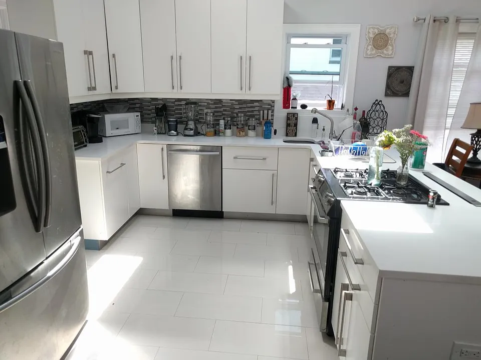 64 Winchester St #3