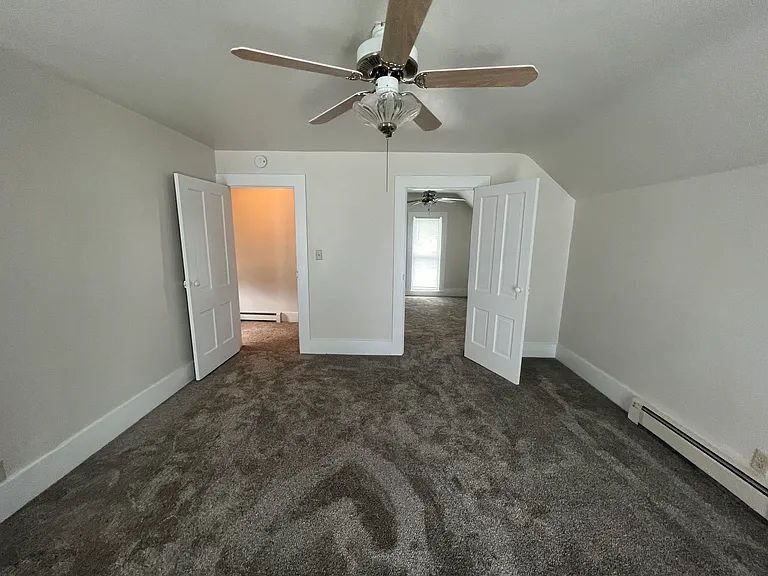 205 E Berry St — Photo 16