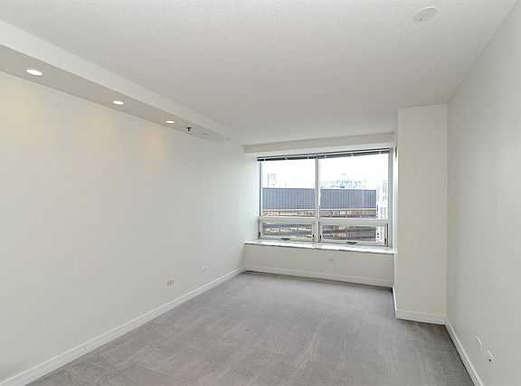 5th image of 512 N McClurg Ct APT 3512