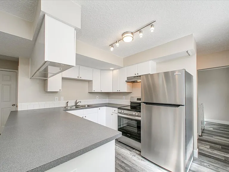 3316 W Cherry Ln — Photo 7
