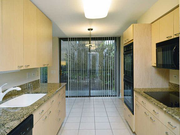2nd image of 1633 2nd St APT 201