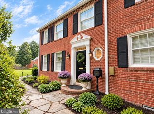 3705 Lorcom Ln, Arlington, VA 22207