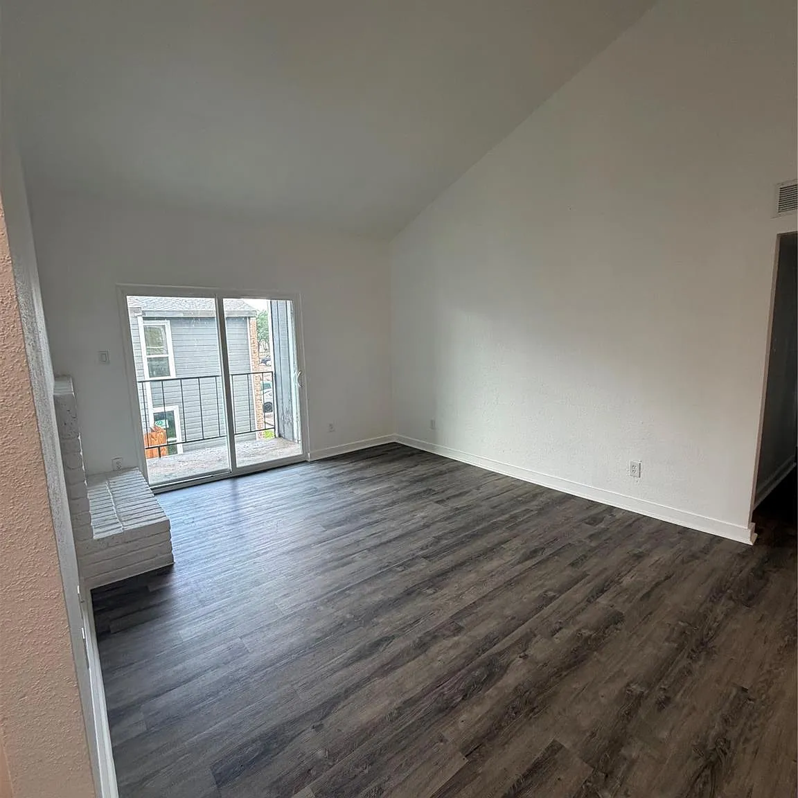 2 bed, 2.0 bath, 1122 sqft, $1,300 — Photo 1