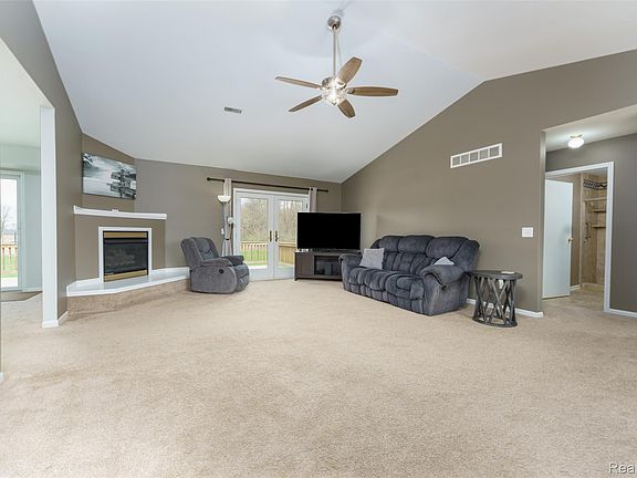 4th image of 10488 W Grand River Rd