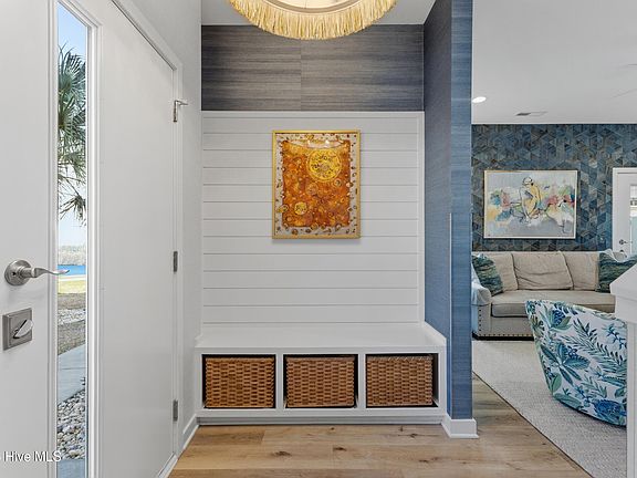 5th image of 1603 Pinfish Lane Unit 1