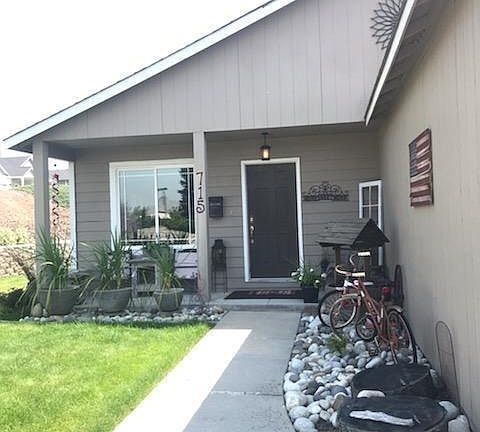 3rd image of 715 N Lyle Ave