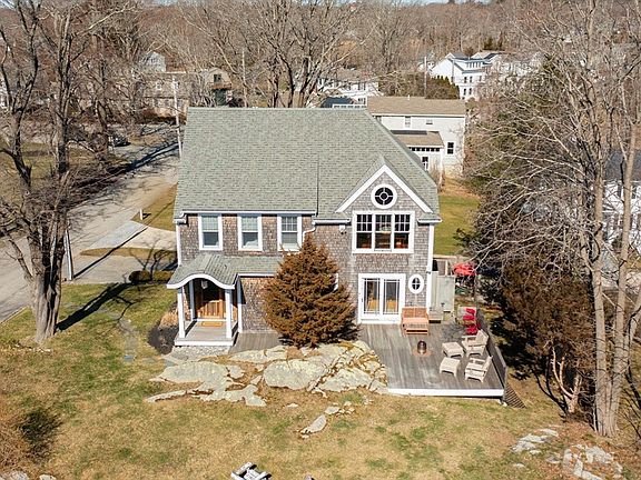 3rd image of 10 Black Horse Ln