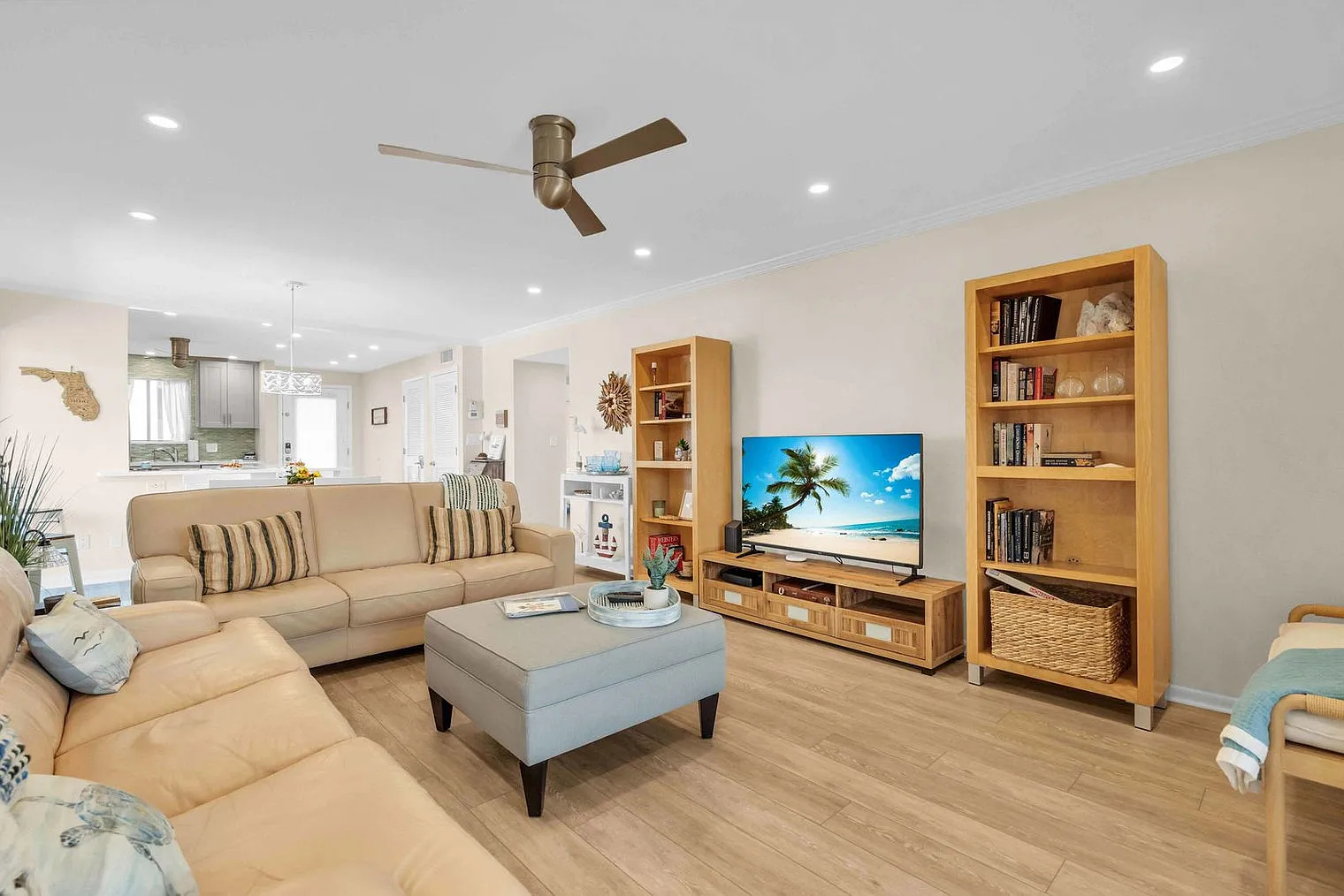 2 bed, 2.0 bath, $4,895 — Photo 4